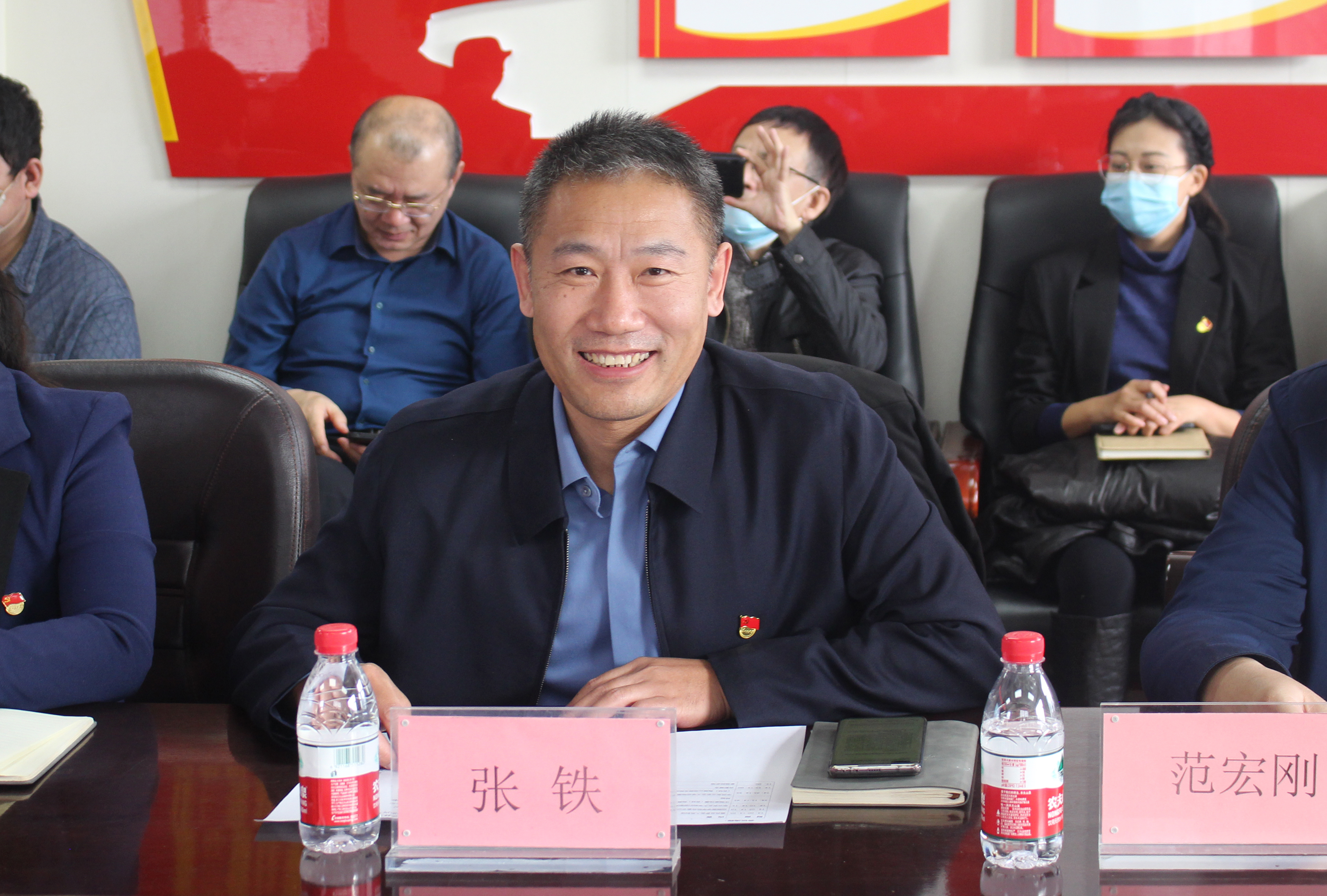 4-学院党委书记张铁主持会议并讲话.jpg 4-学院党委书记张铁主持会议并讲话.jpg